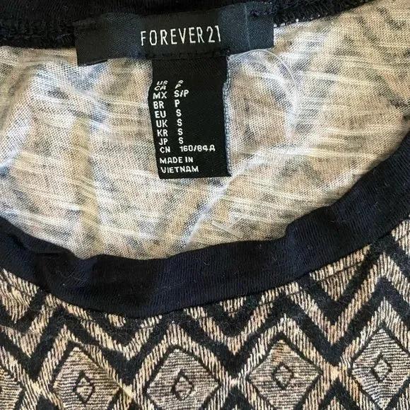 Forever 21 Tank Top Women’s Small Geometric Print Cropped Sleeveless Shirt New - Picture 2 of 4